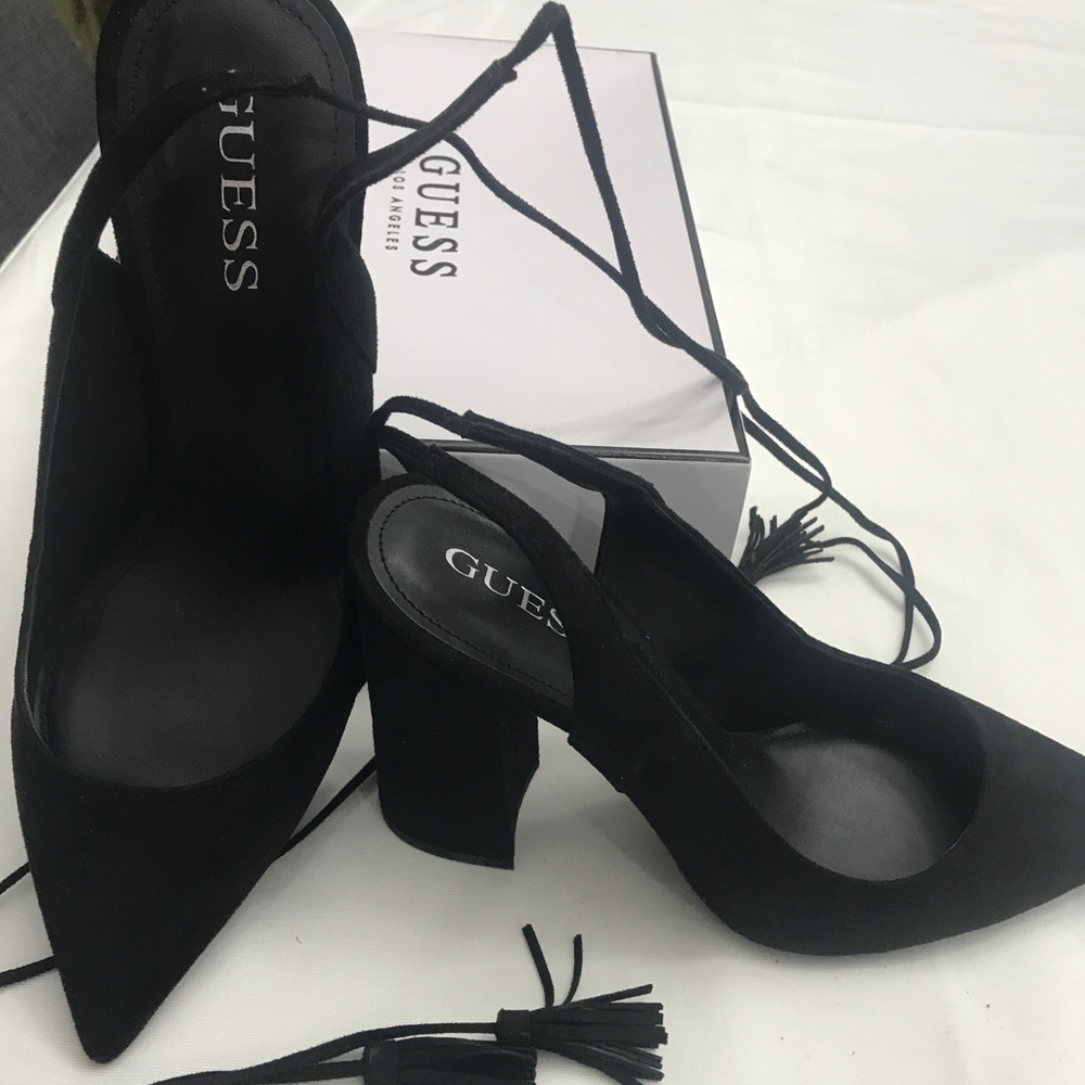 Guess Brita- black ankle ties with chunky heals